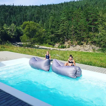 The Living Alpesi faház *