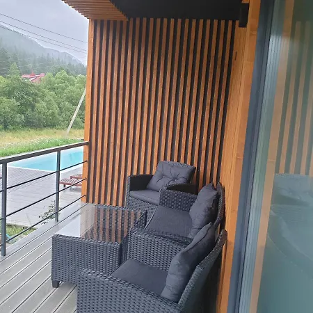 The Living Alpesi faház *