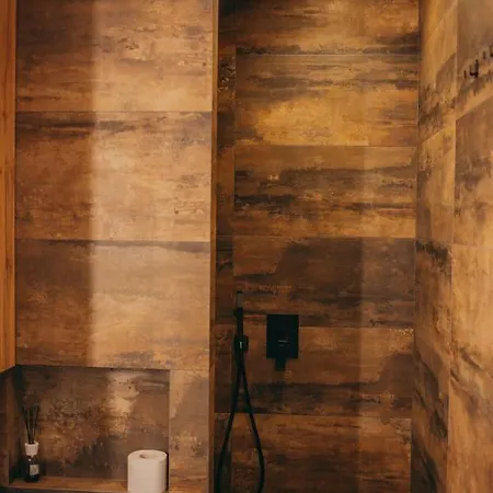 The Living Alpesi faház *