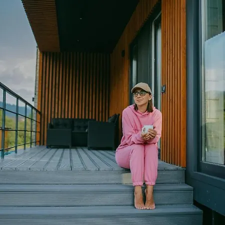 The Living Alpesi faház