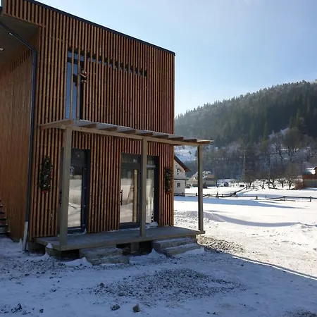 The Living Alpesi faház