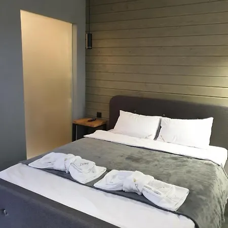 The Living Alpesi faház