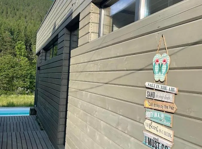Chalet The Living